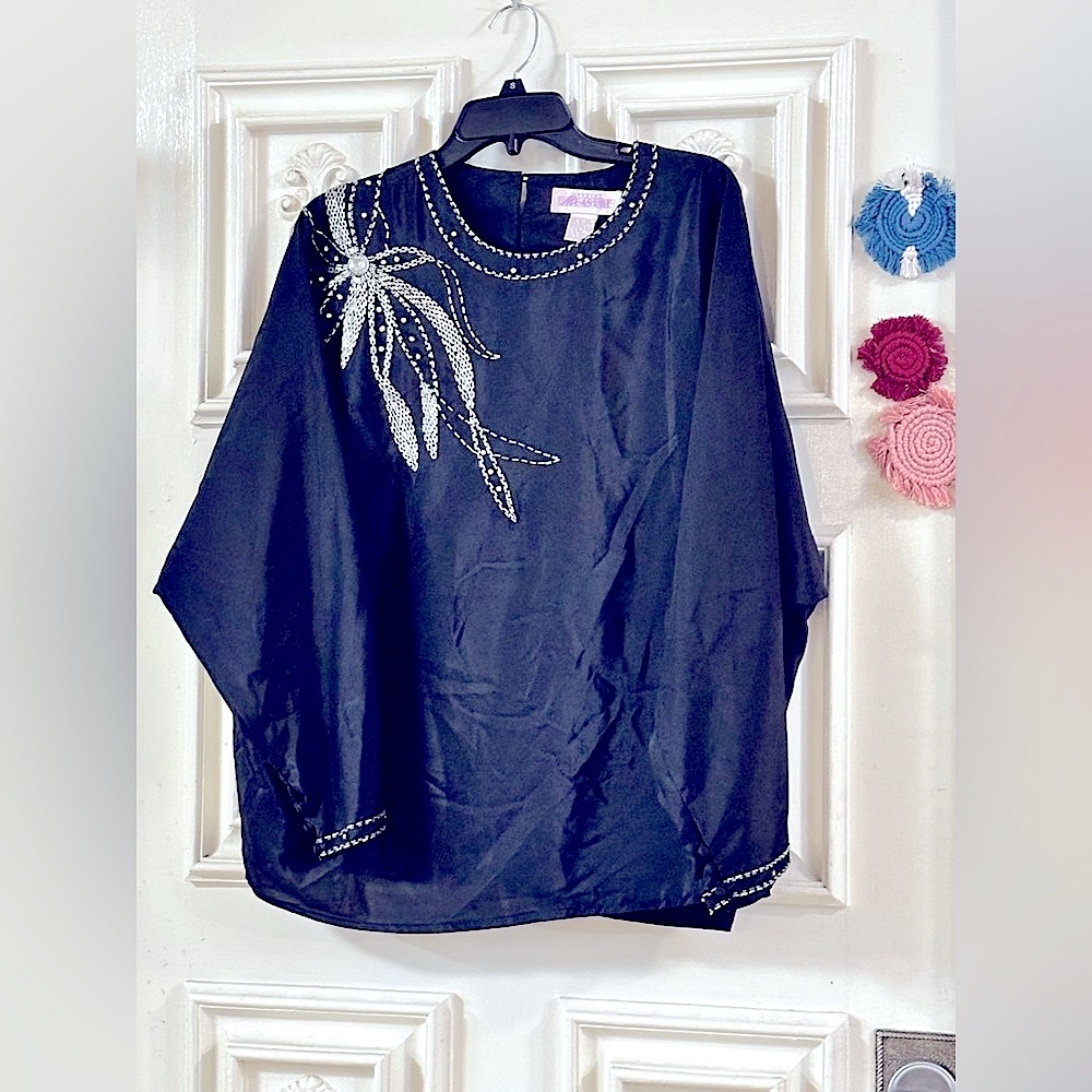 VTG Elegant Black Embellished Top w/Silver Embellished Designer Accents Details